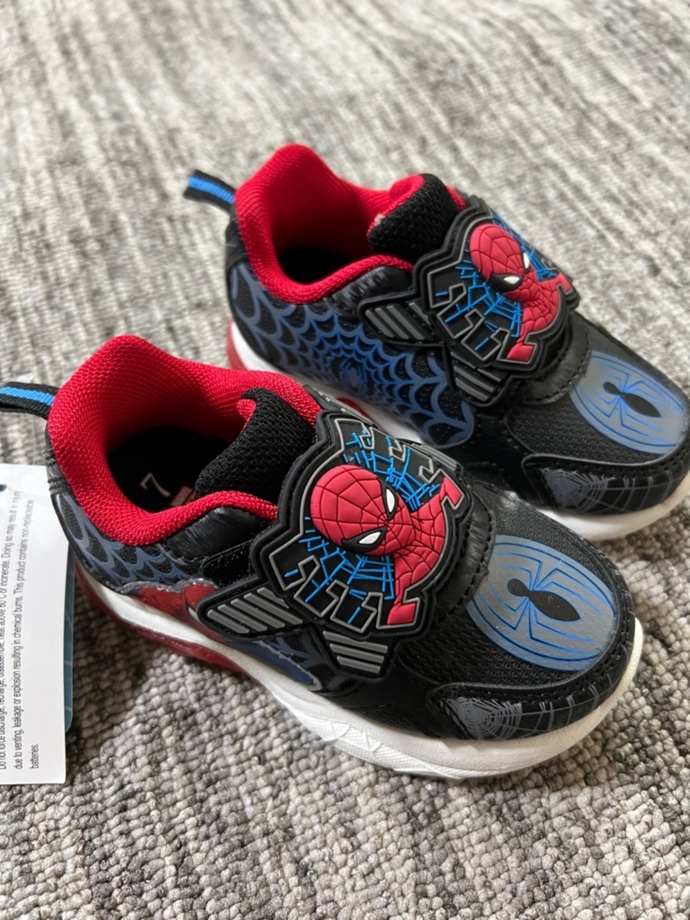 Boys Spider-Man Black & Red Light-Up Sneakers Size 7
